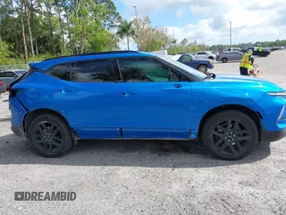 2024 Chevrolet Blazer RS z VIN 3GNKBKRS3RS146487, wystawiony jako IAAI lot #41513052 z przebiegiem 27 535 mil mil oraz . Historia ofert i sprzedaży dostępna na DreamBid. Obrazek 6.