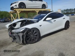 2014 Tesla Model S 60 z VIN 5YJSA1H11EFP61721, wystawiony jako Copart lot #55204955 z przebiegiem Nie podano mil oraz Szkoda całkowita • Salvage title. Historia ofert i sprzedaży dostępna na DreamBid. Obrazek 1.
