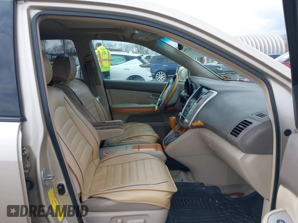2005 Lexus RX 330 with VIN 2T2HA31U65C047755, listed as a IAAI auction lot 42043942 with 301,840 mi miles. Bid and sale history available at carsss.com. Image 5.