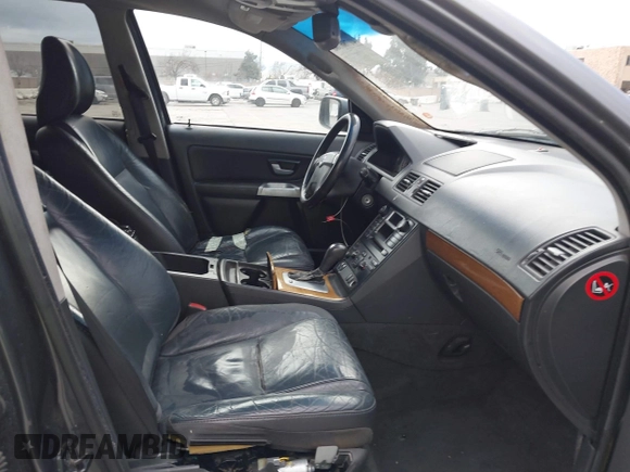 2006 Volvo XC90 2.5L Turbo with VIN YV4CY592761245031, listed as a IAAI auction lot 41786786 with 213,811 mi miles. Bid and sale history available at carsss.com. Image 5.