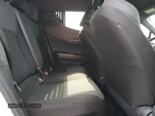2022 Toyota C-HR XLE z VIN JTNKHMBXXN1131677, wystawiony jako Copart lot #57052965 z przebiegiem 77 600 mil mil oraz Szkody całkowita. Historia ofert i sprzedaży dostępna na DreamBid. Obrazek 10.