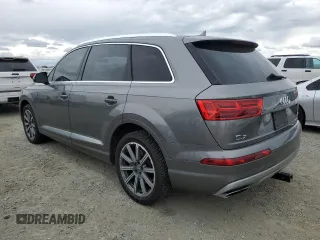 2018 Audi Q7 Premium with VIN WA1AAAF73JD005919, listed as a Copart auction lot 49045645 with 132,236 mi miles and Clean title. Bid and sale history available at DreamBid. Image 2.