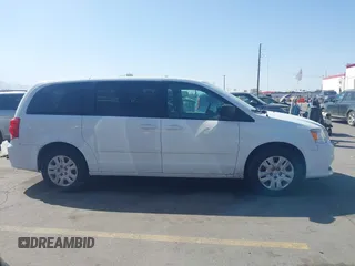 2017 Dodge Grand Caravan SE Plus z VIN 2C4RDGBG2HR741587, wystawiony jako IAAI lot #41965041 z przebiegiem 88 112 mil mil oraz . Historia ofert i sprzedaży dostępna na DreamBid. Obrazek 13.