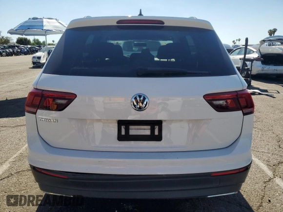 2021 Volkswagen Tiguan S z VIN 3VV1B7AX8MM146962, wystawiony jako Copart lot #56416195 z przebiegiem 113 002 mil mil oraz Szkoda całkowita • Salvage title. Historia ofert i sprzedaży dostępna na DreamBid. Obrazek 6.