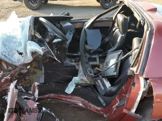1988 Chevrolet Corvette z VIN 1G1YY2184J5119291, wystawiony jako Copart lot #77069494 z przebiegiem Nie podano mil oraz Szkoda całkowita • Salvage title. Historia ofert i sprzedaży dostępna na DreamBid. Obrazek 7.