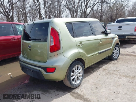 2012 Kia Soul + with VIN KNDJT2A67C7450802, listed as a IAAI auction lot 41815696 with 137,101 mi miles. Bid and sale history available at carsss.com. Image 4.