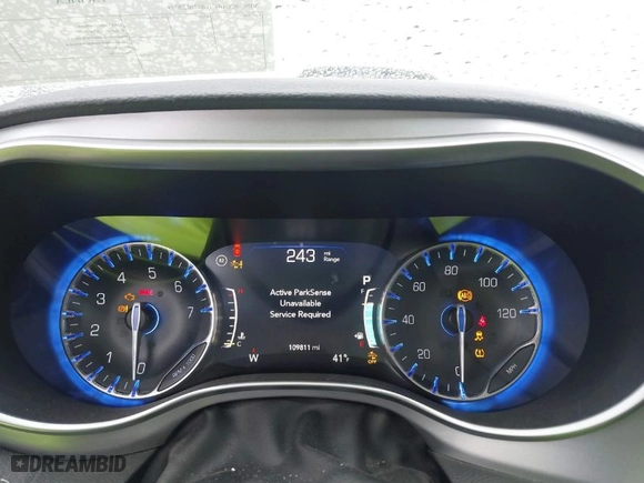 2018 Chrysler Pacifica Limited with VIN 2C4RC1GG2JR230718, listed as a IAAI auction lot 41837691 with 109,811 mi miles. Bid and sale history available at carsss.com. Image 7.