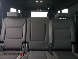 2023 Chevrolet Suburban LS z VIN 1GNSKBKD7PR264540, wystawiony jako Copart lot #84848104 z przebiegiem 18 963 mil mil oraz Szkoda całkowita • Salvage title. Historia ofert i sprzedaży dostępna na DreamBid. Obrazek 10.