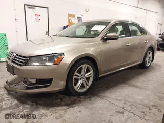 2015 Volkswagen Passat 2.0L TDI SEL Premium with VIN 1VWCV7A33FC030629, listed as a IAAI auction lot 41611415 with 121,396 mi miles. Bid and sale history available at carsss.com. Image 18.