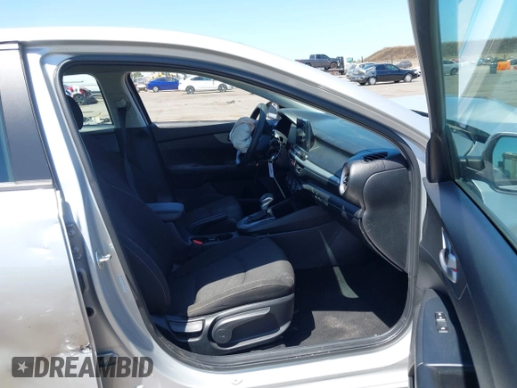 2021 Kia Forte LXS with VIN 3KPF24AD8ME272130, listed as a IAAI auction lot 42349710 with 88,080 mi miles and . Bid and sale history available at DreamBid. Image 5.