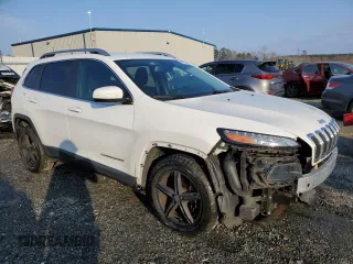 2016 Jeep Cherokee Altitude with VIN 1C4PJLCS4GW337000, listed as a Copart auction lot 43773955 with 134,996 mi miles and Salvage Title. Bid and sale history available at carsss.com. Image 4.