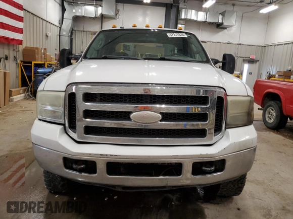 2005 Ford F-250 XL with VIN 1FTSW21P35EC79548, listed as a Copart auction lot 57217535 with 206,502 mi miles and Clean title. Bid and sale history available at DreamBid. Image 5.
