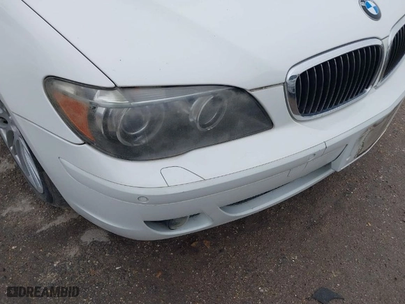 2007 BMW 7 Series 750i with VIN WBAHL83517DT09038, listed as a IAAI auction lot 41020499 with 1 mi miles. Bid and sale history available at carsss.com. Image 6.