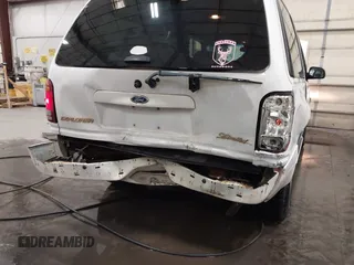 1998 Ford Explorer XLT с VIN 1FMZU35P6WZB26527, выставлен на аукционе IAAI как лот 42235991 с пробегом 215 020 миль миль и . История ставок и продаж доступна на DreamBid. Изображение 6.