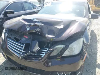 2010 Mercedes-Benz E-Class E 350 Luxury with VIN WDDHF8HBXAA251115, listed as a IAAI auction lot 41901802 with 134,323 mi miles. Bid and sale history available at carsss.com. Image 6.