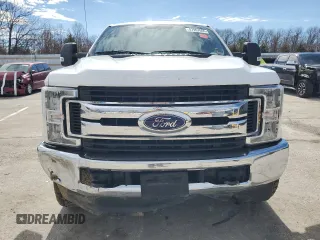 2019 Ford F-250 XL with VIN 1FT7X2B62KEF23095, listed as a Copart auction lot 47957665 with 165,939 mi miles and Salvage Title. Bid and sale history available at DreamBid. Image 5.