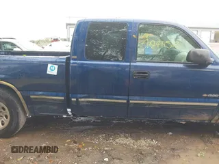 2000 Chevrolet Silverado 1500 with VIN 2GCEC19V0Y1255331, listed as a IAAI auction lot 40441563 with 282,464 mi miles. Bid and sale history available at carsss.com. Image 12.