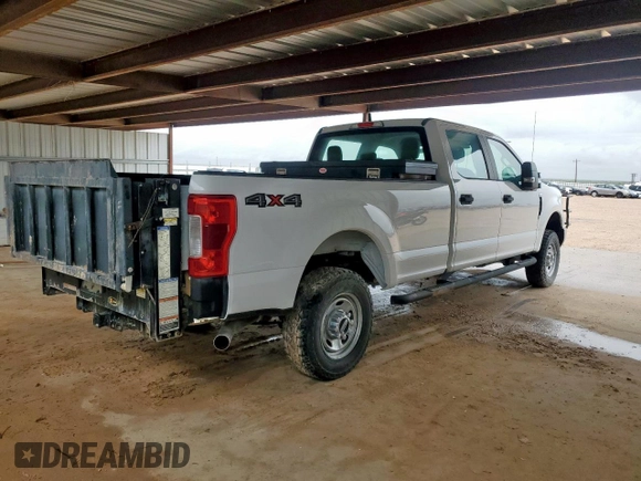 2019 Ford F-250 XL with VIN 1FT7W2B66KEE84885, listed as a Copart auction lot 62522495 with 155,299 mi miles and Clean title. Bid and sale history available at DreamBid. Image 3.