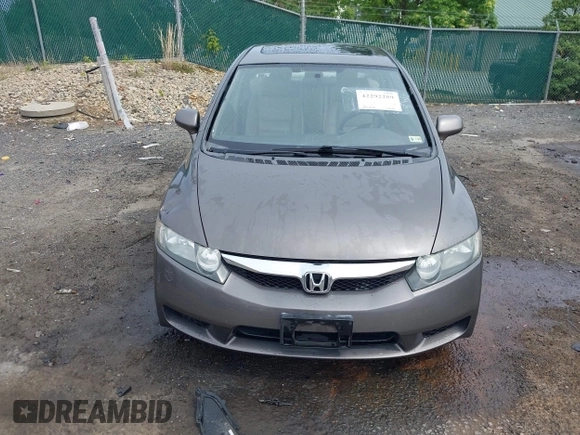 2009 Honda Civic z VIN 1HGFA15999L023648, wystawiony jako IAAI lot #42292289 z przebiegiem 279 822 mil mil oraz . Historia ofert i sprzedaży dostępna na DreamBid. Obrazek 12.