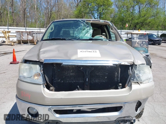 2008 Ford F-150 STX с VIN 1FTRX14W58FC30245, выставлен на аукционе IAAI как лот 42198644 с пробегом Не указан миль и . История ставок и продаж доступна на DreamBid. Изображение 6.