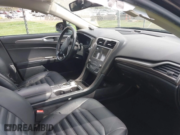 2019 Ford Fusion SEL with VIN 3FA6P0CD5KR182520, listed as a IAAI auction lot 42014190 with 107,028 mi miles and . Bid and sale history available at carsss.com. Image 5.