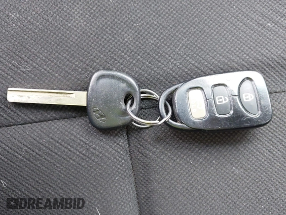 2013 Hyundai Veloster w/Black Int с VIN KMHTC6AD9DU155259, выставлен на аукционе IAAI как лот 42361365 с пробегом 261 896 миль миль и . История ставок и продаж доступна на DreamBid. Изображение 11.