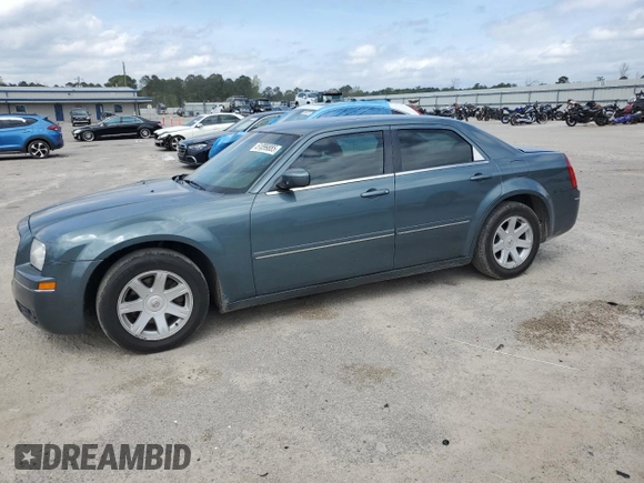 2005 Chrysler 300 with VIN 2C3JA53G95H616536, listed as a Copart auction lot 51099885 with 186,749 mi miles and Salvage Title. Bid and sale history available at carsss.com. Image 1.