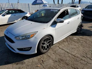 2015 Ford Focus SE with VIN 1FADP3K29FL334599, listed as a Copart auction lot 46926475 with 127,537 mi miles and Salvage Title. Bid and sale history available at DreamBid. Image 1.