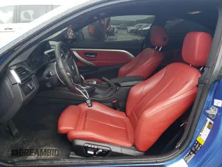 2018 BMW 4 Series 440i xDrive z VIN WBA4W9C53JAB93994, wystawiony jako Copart lot #54963094 z przebiegiem 72 307 mil mil oraz Szkoda całkowita • Salvage title. Historia ofert i sprzedaży dostępna na DreamBid. Obrazek 7.