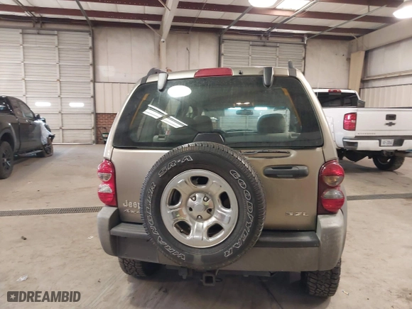 2006 Jeep Liberty Sport with VIN 1J4GL48K86W230792, listed as a IAAI auction lot 41378061 with 142,659 mi miles. Bid and sale history available at carsss.com. Image 16.
