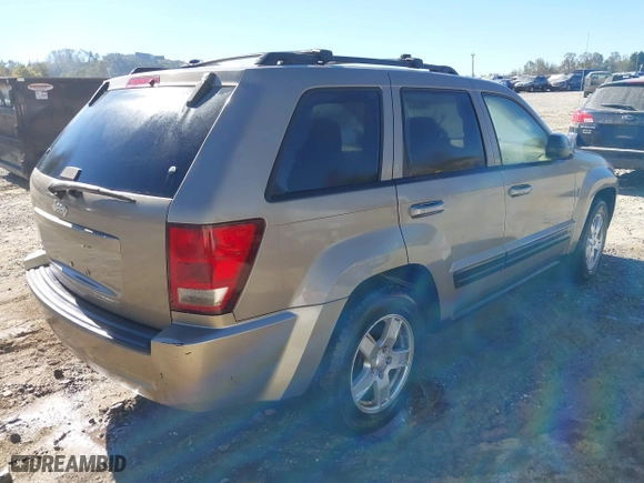2006 Jeep Grand Cherokee Laredo with VIN 1J4HR48N86C182533, listed as a IAAI auction lot 40629332 with 1 mi miles. Bid and sale history available at carsss.com. Image 4.
