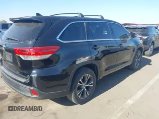 2018 Toyota Highlander LE with VIN 5TDZZRFH5JS266501, listed as a IAAI auction lot 41209838 with 99,340 mi miles and . Bid and sale history available at DreamBid. Image 4.