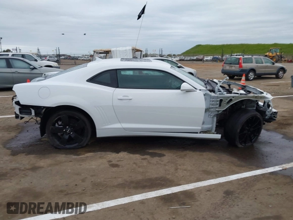2014 Chevrolet Camaro SS with VIN 2G1FS1EWXE9226902, listed as a IAAI auction lot 41900970 with 79,688 mi miles. Bid and sale history available at carsss.com. Image 12.