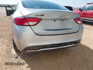 2015 Chrysler 200 Limited with VIN 1C3CCCABXFN621784, listed as a IAAI auction lot 41914473 with 117,313 mi miles. Bid and sale history available at carsss.com. Image 6.