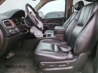 2014 Chevrolet Tahoe LT z VIN 1GNSKBE06ER131287, wystawiony jako Copart lot #82617224 z przebiegiem 138 880 mil mil oraz Szkoda całkowita • Salvage title. Historia ofert i sprzedaży dostępna na DreamBid. Obrazek 7.