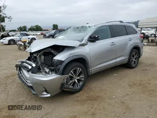 2017 Toyota Highlander LE z VIN 5TDZZRFH9HS190646, wystawiony jako Copart lot #58777835 z przebiegiem 51 711 mil mil oraz Szkoda całkowita • Salvage title. Historia ofert i sprzedaży dostępna na DreamBid. Obrazek 1.