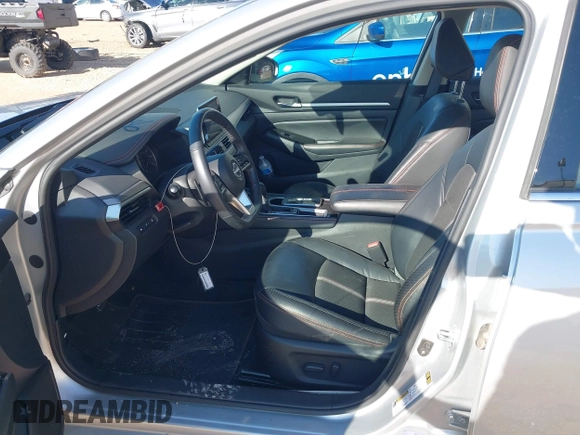 2024 Nissan Altima SR z VIN 1N4BL4CVXRN369436, wystawiony jako IAAI lot #42301286 z przebiegiem 33 650 mil mil oraz . Historia ofert i sprzedaży dostępna na DreamBid. Obrazek 5.