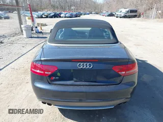 2012 Audi S5 Premium Plus z VIN WAUCGAFH4CN004360, wystawiony jako IAAI lot #41742130 z przebiegiem 106 929 mil mil oraz . Historia ofert i sprzedaży dostępna na DreamBid. Obrazek 15.