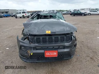 2023 Jeep Compass Latitude z VIN 3C4NJDBN2PT503268, wystawiony jako IAAI lot #42186039 z przebiegiem Nie podano mil oraz . Historia ofert i sprzedaży dostępna na DreamBid. Obrazek 11.