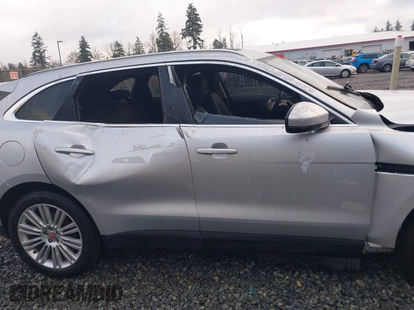 2019 Jaguar F-Pace 30t Portfolio z VIN SADCN2GX3KA353203, wystawiony jako IAAI lot #40967088 z przebiegiem 51 620 mil mil oraz . Historia ofert i sprzedaży dostępna na DreamBid. Obrazek 14.