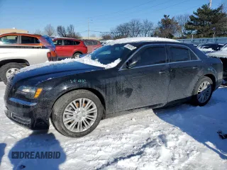 2014 Chrysler 300 z VIN 2C3CCARGXEH355792, wystawiony jako Copart lot #88003975 z przebiegiem 103 036 mil mil oraz Szkoda całkowita • Salvage title. Historia ofert i sprzedaży dostępna na DreamBid. Obrazek 1.