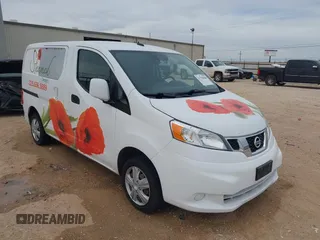 2015 Nissan NV200 SV with VIN 3N6CM0KN4FK715632, listed as a IAAI auction lot 41794500 with 156,495 mi miles. Bid and sale history available at carsss.com. Image 1.