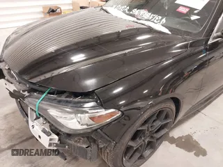 2017 Alfa Romeo Giulia Ti z VIN ZARFAECN7H7554902, wystawiony jako IAAI lot #41599442 z przebiegiem 84 045 mil mil oraz . Historia ofert i sprzedaży dostępna na DreamBid. Obrazek 17.