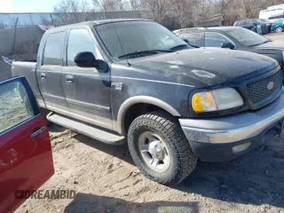 2001 Ford F-150 SuperCrew XLT with VIN 1FTRW08L01KB20620, listed as a IAAI auction lot 41886784 with 32,960 mi miles. Bid and sale history available at carsss.com. Image 1.
