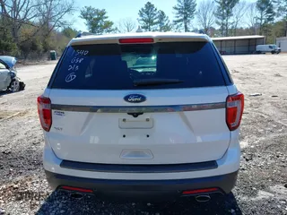 2018 Ford Explorer XLT z VIN 1FM5K7D86JGC51540, wystawiony jako IAAI lot #41572752 z przebiegiem 118 414 mil mil oraz . Historia ofert i sprzedaży dostępna na DreamBid. Obrazek 16.