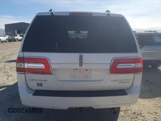 2013 Lincoln Navigator z VIN 5LMJJ3J50DEL09529, wystawiony jako Copart lot #50421755 z przebiegiem 185 970 mil mil oraz Czysty tytuł • Clean title. Historia ofert i sprzedaży dostępna na DreamBid. Obrazek 6.