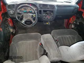 2001 Chevrolet Blazer LT with VIN 1GNCS13W71K106813, listed as a Copart auction lot 48734085 with 205,599 mi miles and Salvage title. Bid and sale history available at DreamBid. Image 8.