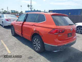 2018 Volkswagen Tiguan SEL with VIN 3VV3B7AX5JM007960, listed as a IAAI auction lot 42790694 with 39,854 mi miles and . Bid and sale history available at DreamBid. Image 3.