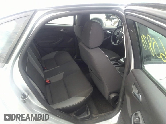 2013 Ford Focus SE with VIN 1FADP3F25DL271105, listed as a IAAI auction lot 36260870 with 122,592 mi miles. Bid and sale history available at carsss.com. Image 8.
