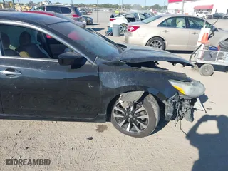 2018 Nissan Altima 2.5 SV with VIN 1N4AL3AP9JC110947, listed as a IAAI auction lot 40555479 with 191,294 mi miles. Bid and sale history available at carsss.com. Image 18.
